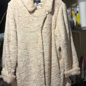 DENNIS BASSO WOMEN'S 1X CREAM WINTER COAT - FURRY AND SOFT